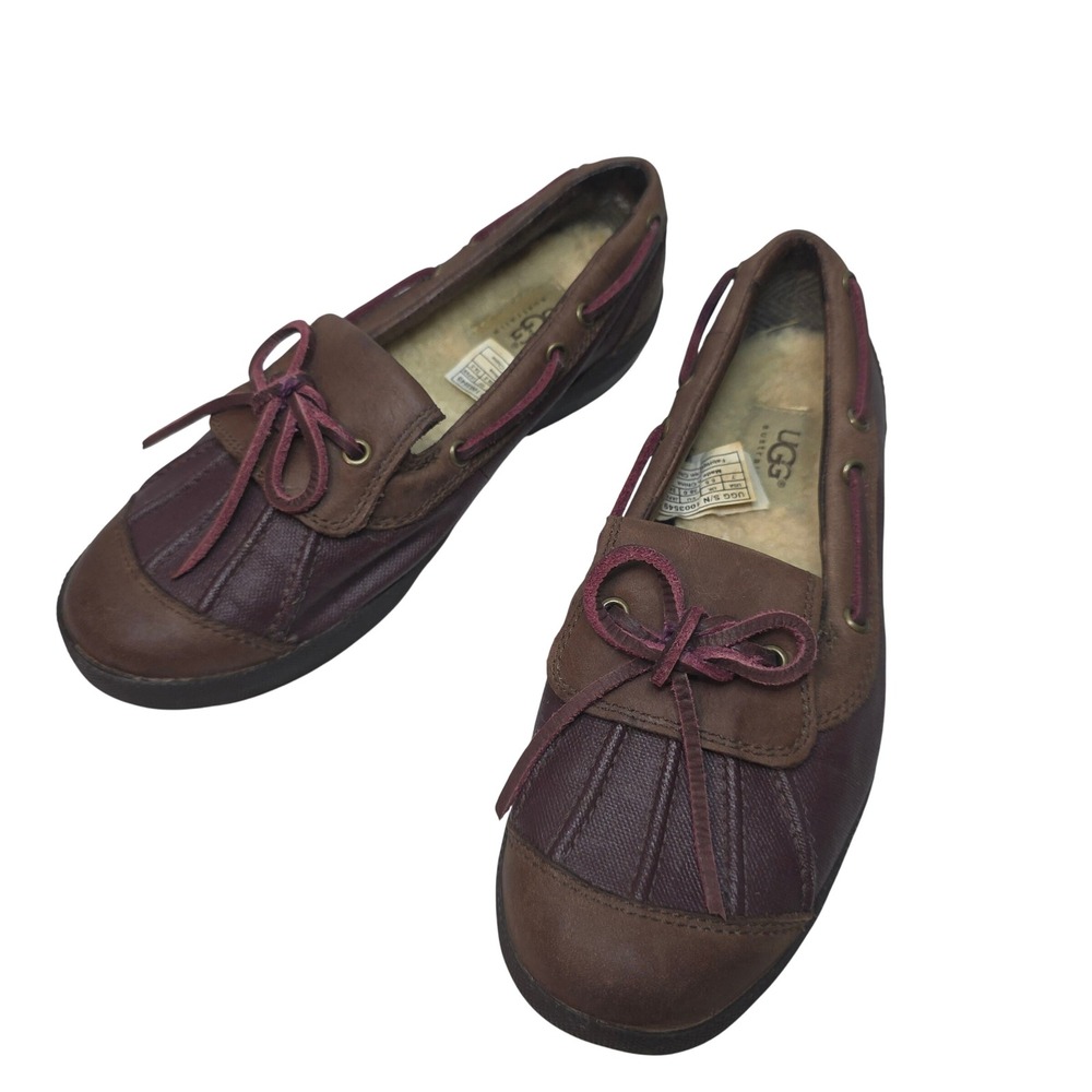 UGG sz7 Australia Brown Burgundy Leather Duck Shoe Loafers Shearling Lined  7‎
